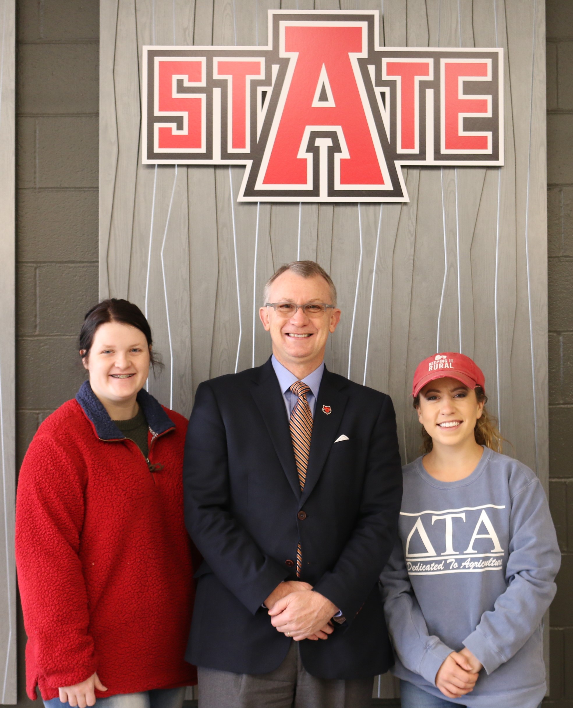 V2 Jenna Martin & Kaitlin Reinhart Dec. 2018 Farm Bureau Discussion Meet
